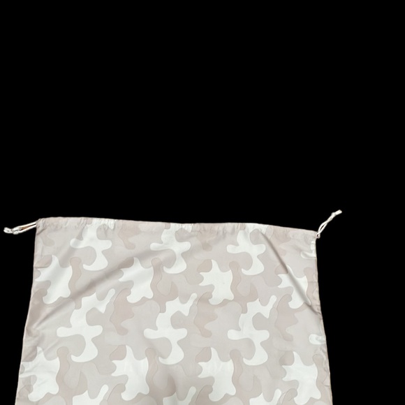 Dagne Dover Large Camo Rose Beige 20”x20” Dust Bag - Picture 6 of 9